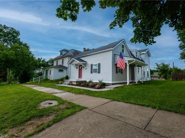 223 High St SE, Canal Fulton, OH 44614