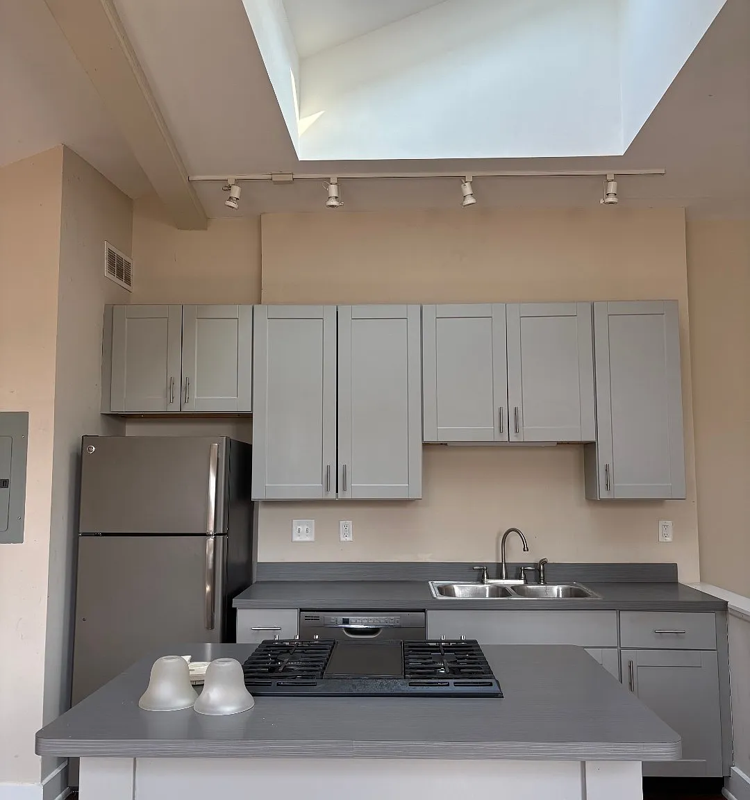 2 bed, 1.5 bath, 1200 sqft, $1,600 — Photo 1