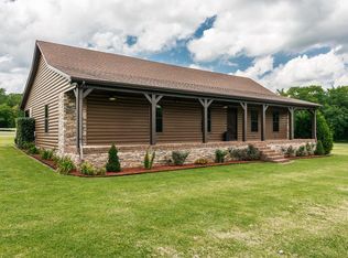 235 Irongate Ln, Bethpage, TN 37022