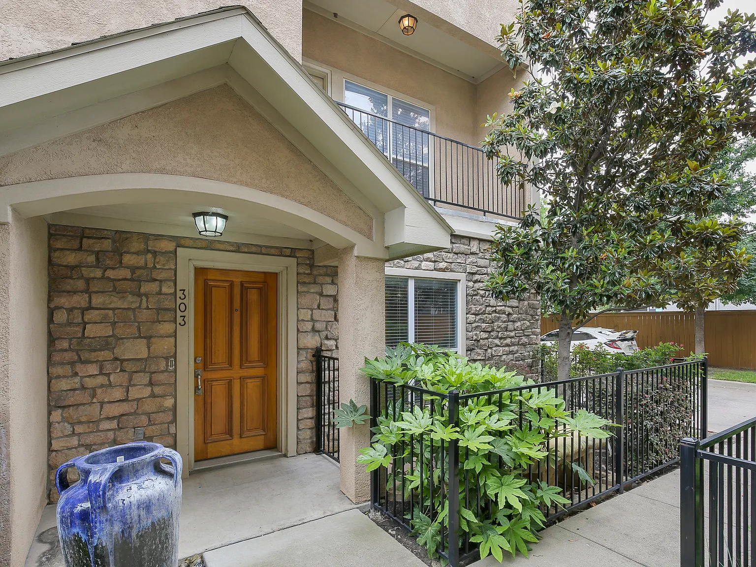 3 bed, 3.5 bath, 1771 sqft, $3,300 — Photo 2