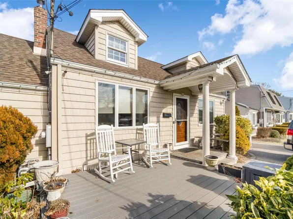 21 George Street, Sayville, NY 11782
