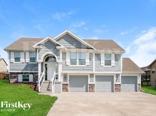 8946 NE 116th Ter, Kansas City, MO 64157