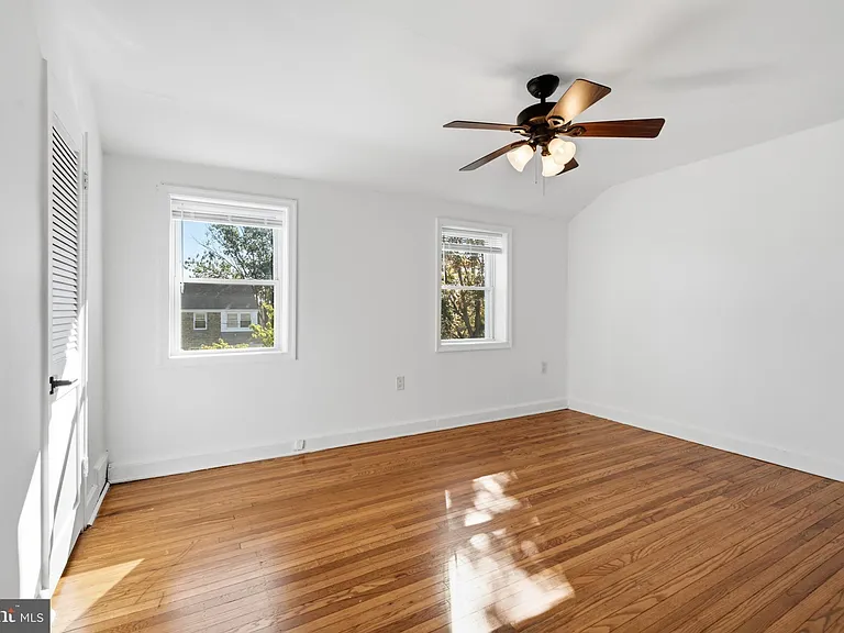 1108 Cobbs St — Photo 12