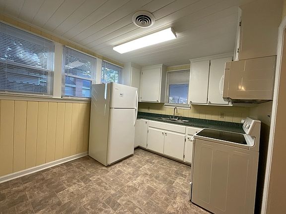 5th image of 600 E Gertrude St