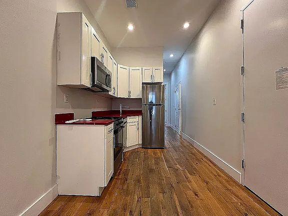 5th image of 187 Suydam St #3A