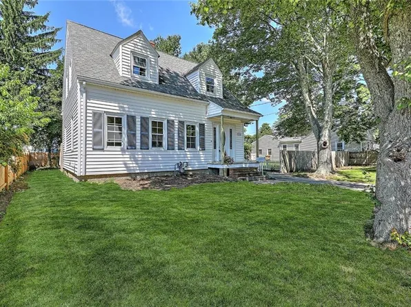 245 Becker Ave E, Riverside, RI 02915