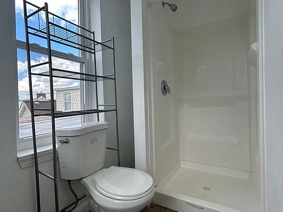 2nd image of 289 E Fairview St #5