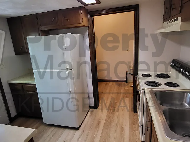 214 S 3rd St — Photo 4