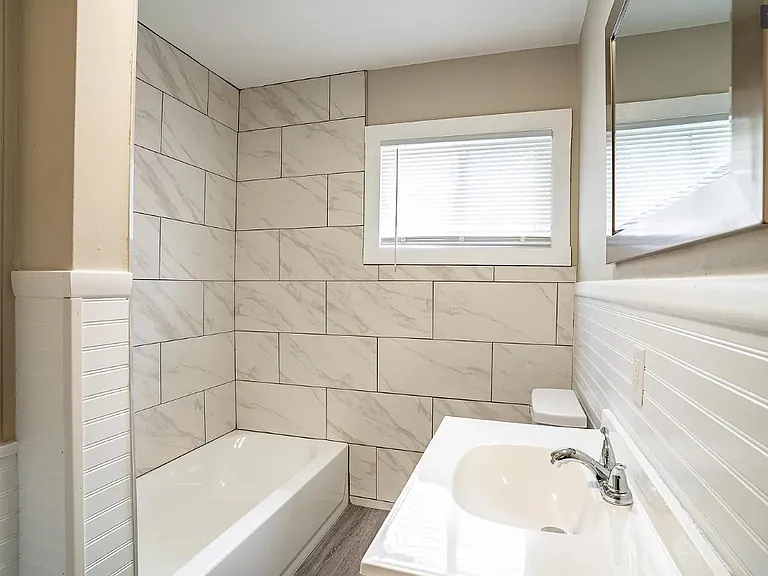 2364 Brentnell Blvd — Photo 15