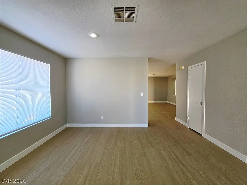 3 bed, 2.0 bath, 1534 sqft, $1,900 — Photo 4