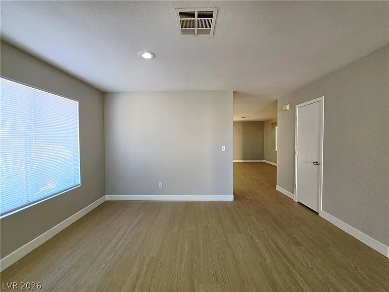 5929 Forest Creek Rd — Photo 2
