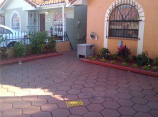 5435 W 27th Ln, Hialeah, FL 33016