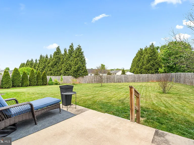 10025 Jasper Dr — Photo 6