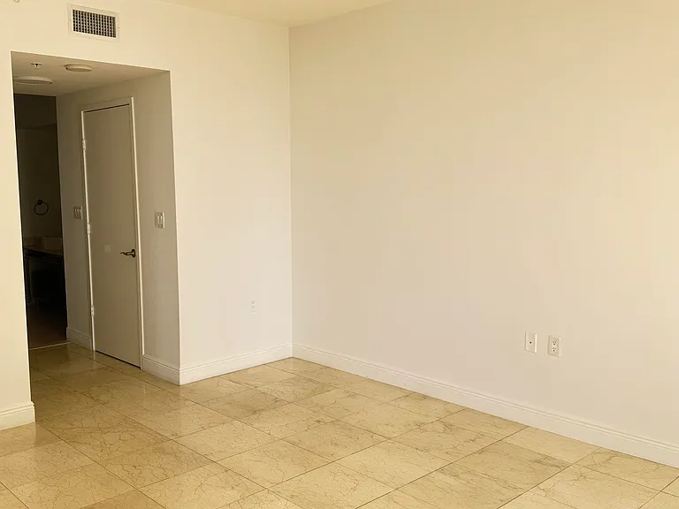 16275 Collins Ave #1004 — Photo 13