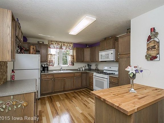 2nd image of 2043 2nd St