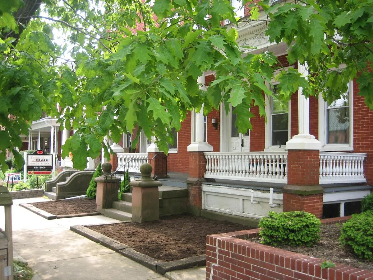 32 Market Square — Photo 2