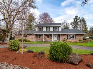 18 Royal Oaks Dr, Roseburg, OR