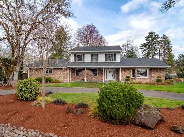 18 Royal Oaks Dr, Roseburg, OR 97471