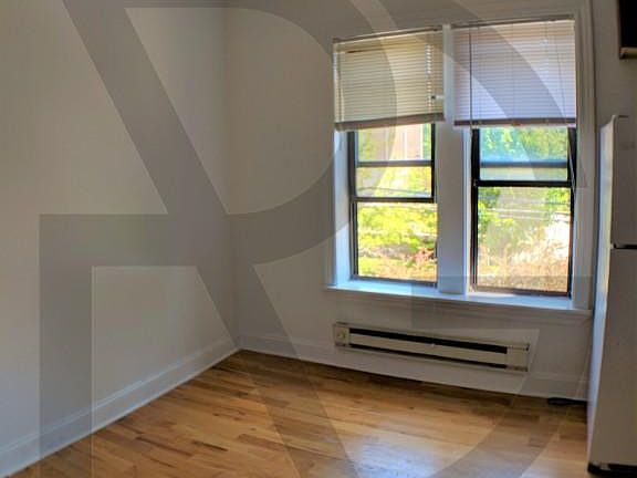 3rd image of 3823 N Fremont St #3827E2