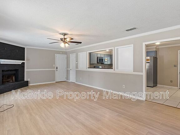 5th image of 4009 Royal Oaks Ct