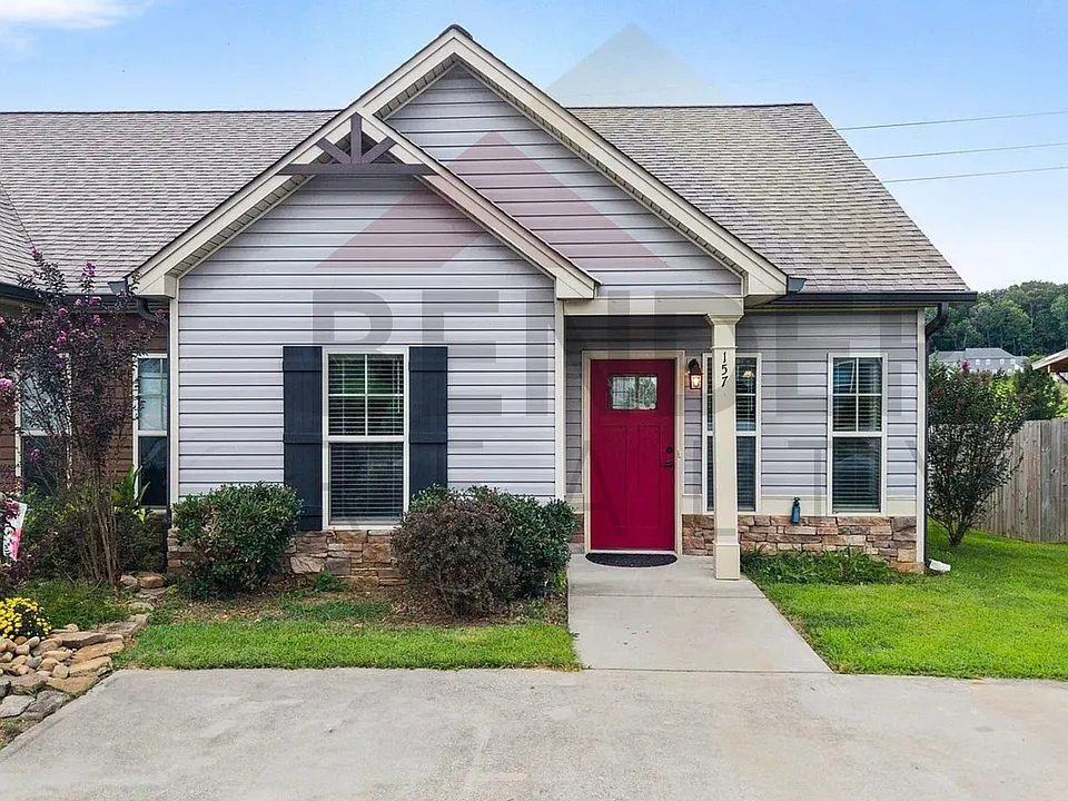 157 Belle Chase Way NE