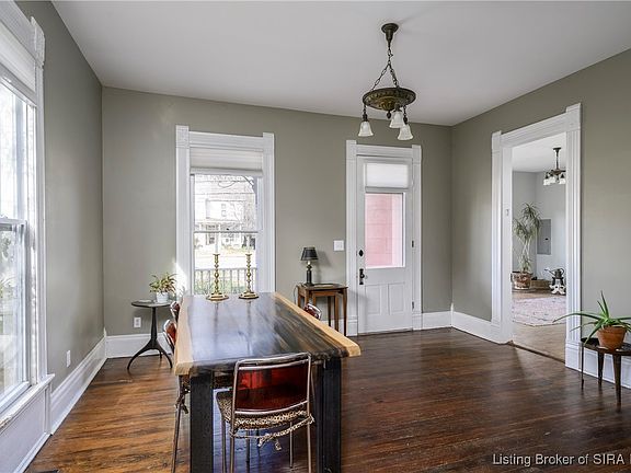 5th image of 511 E Chestnut Street