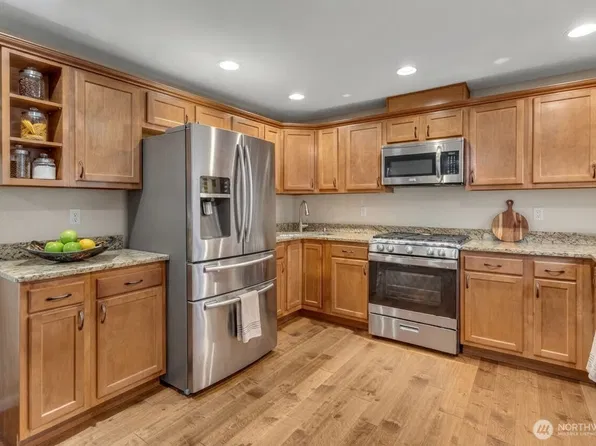 3210 Scenic Drive SE, Auburn, WA 98092