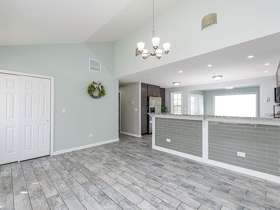 4th image of 33047 N Ridge Rd