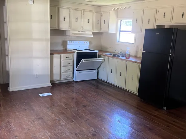 30001 Alisha Cir, Nettleton, MS