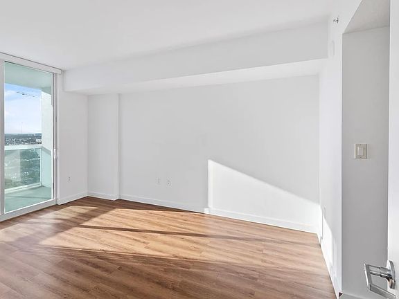 5th image of 1800 N Bayshore Dr APT 2006