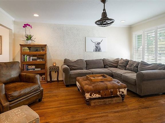 4th image of 9933 Mixon Dr