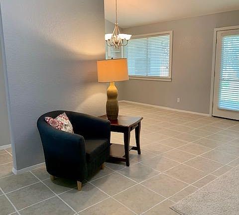 5th image of 1102 S Paisano Dr