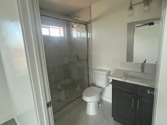 4th image of 1621 Doncarol Ave
