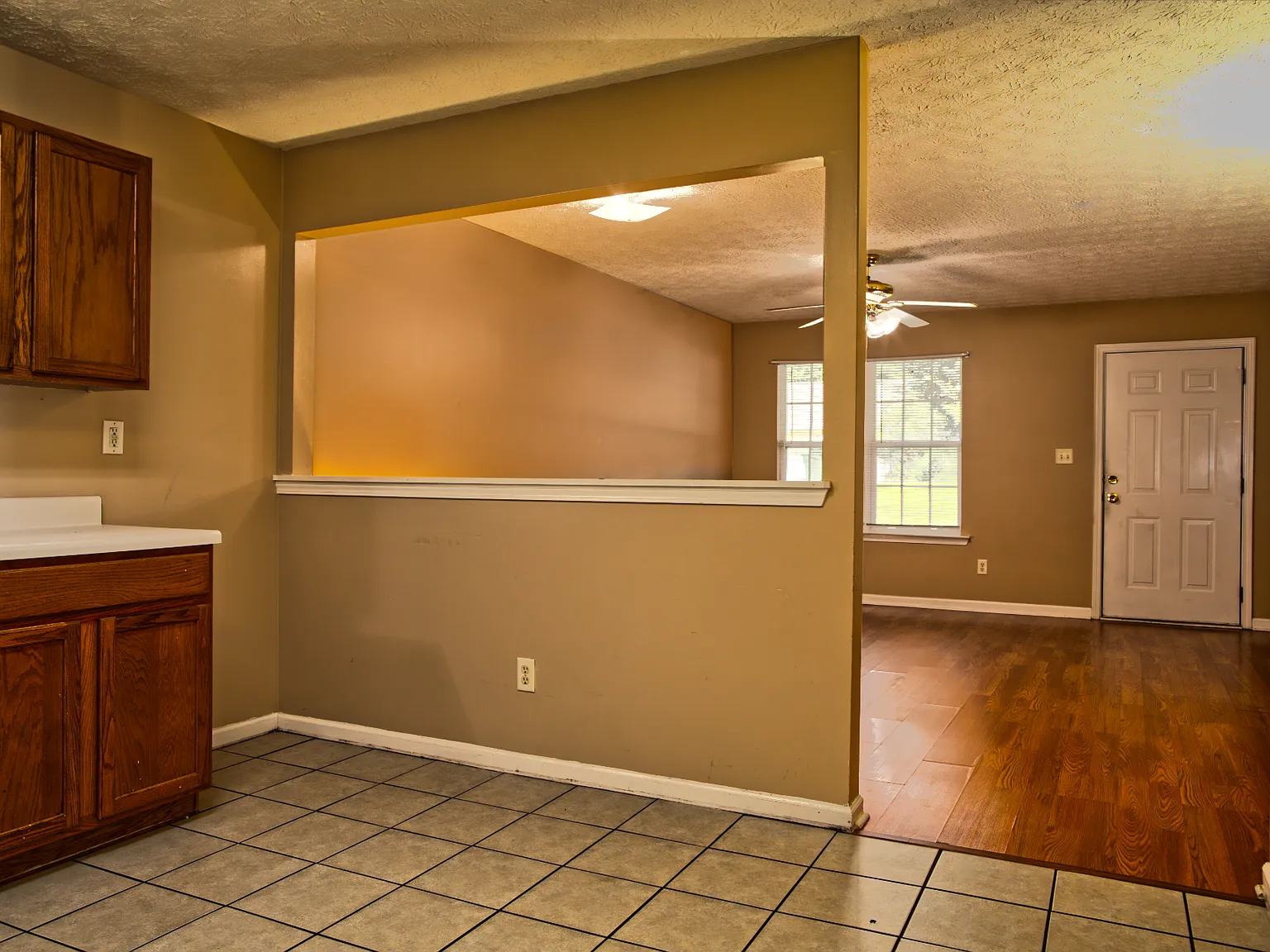 2 bed, 1115 sqft, $1,200 — Photo 4