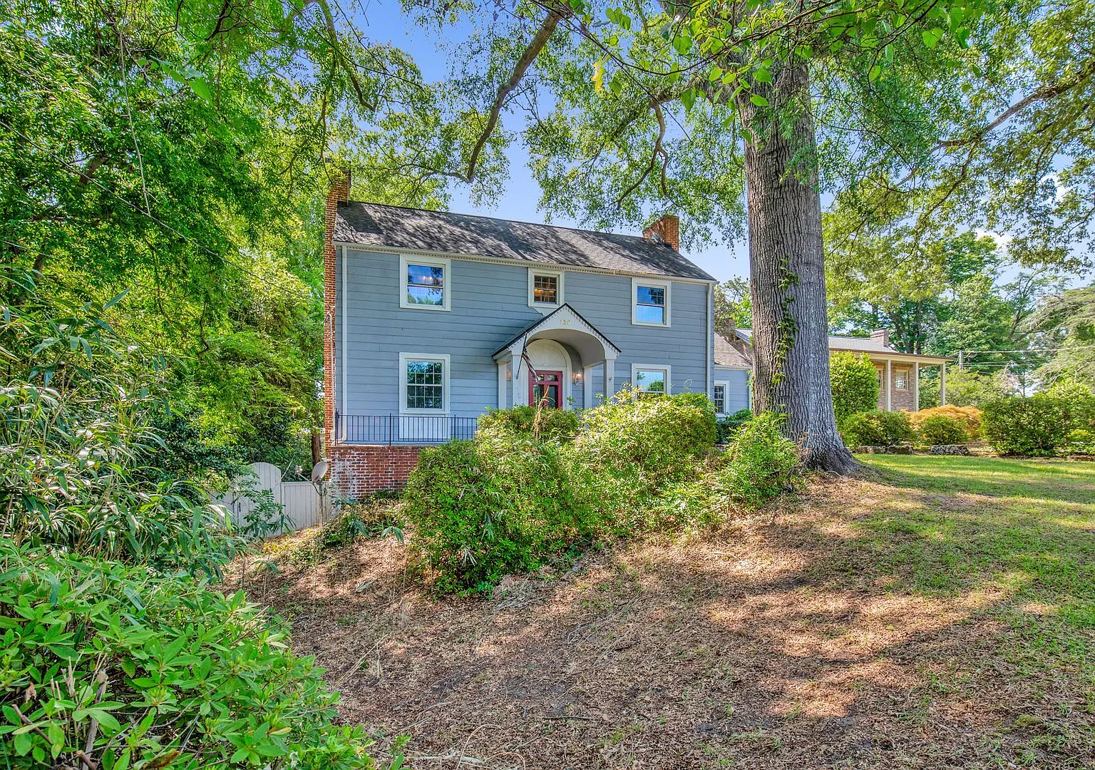 Gorgeous 3 Bed 2.5 Bath Historic Haymount Home — Photo 2