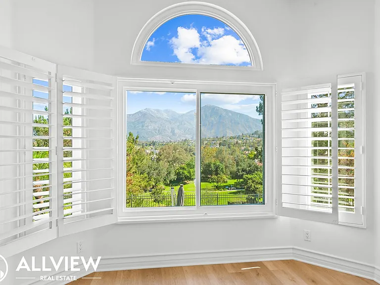 15 Summitcrest — Photo 32