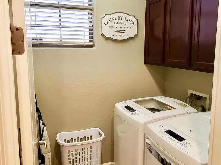 381 W Wisteria Pl — Photo 19