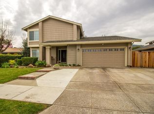 980 Hoxett St, Gilroy, CA 95020