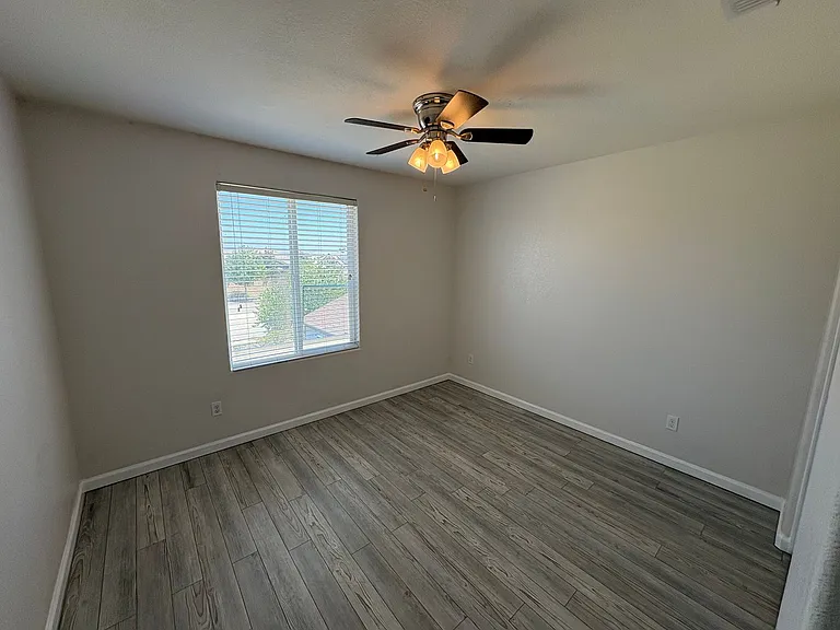 3726 N Shady Ct — Photo 5