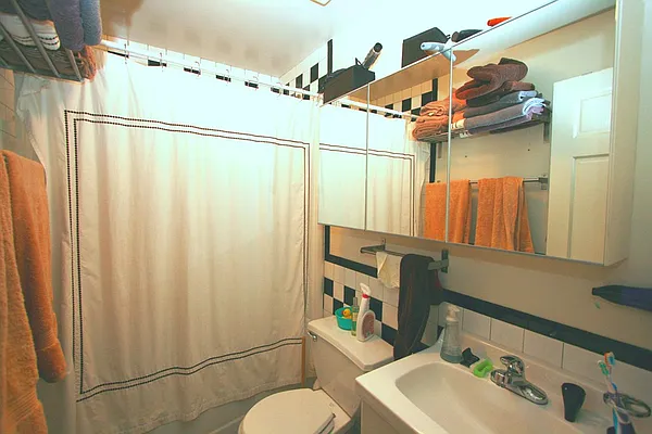 Rented by R New York | media 15