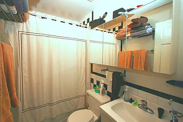 Rented by R New York