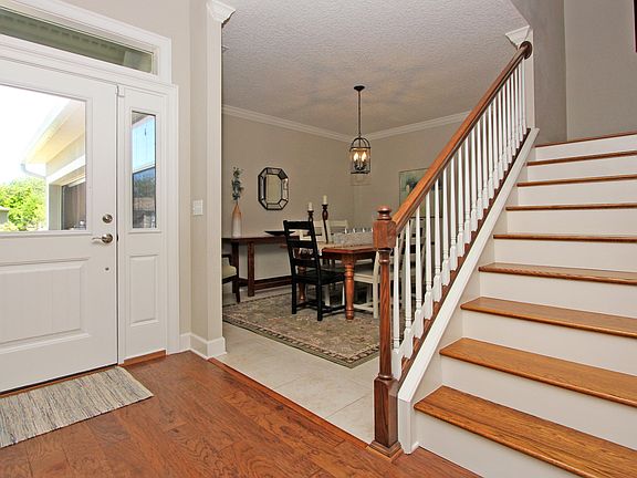 5th image of 908 Vin Rose Ln