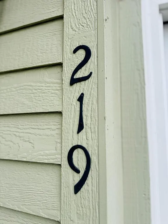 219 Vawter St A — Photo 2