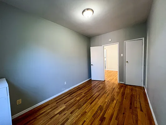Rented by Realty 2000 Corp | media 21