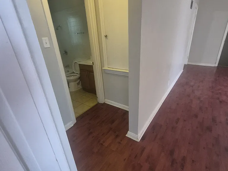 433 Plaza Ave — Photo 18