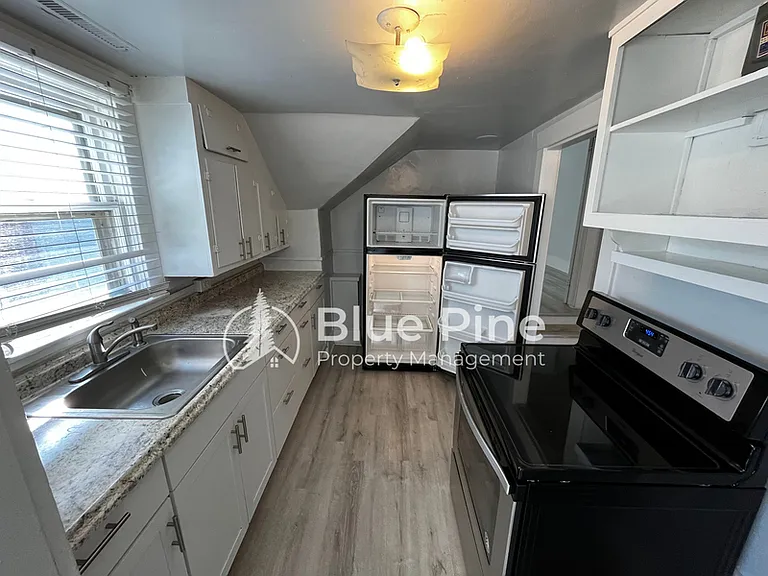 252 N Shilling Ave #4 — Photo 6