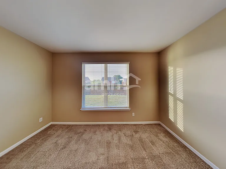 1012 Flaxton St — Photo 11