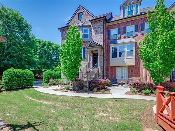 2nd image of 524 Micayne Cir SE