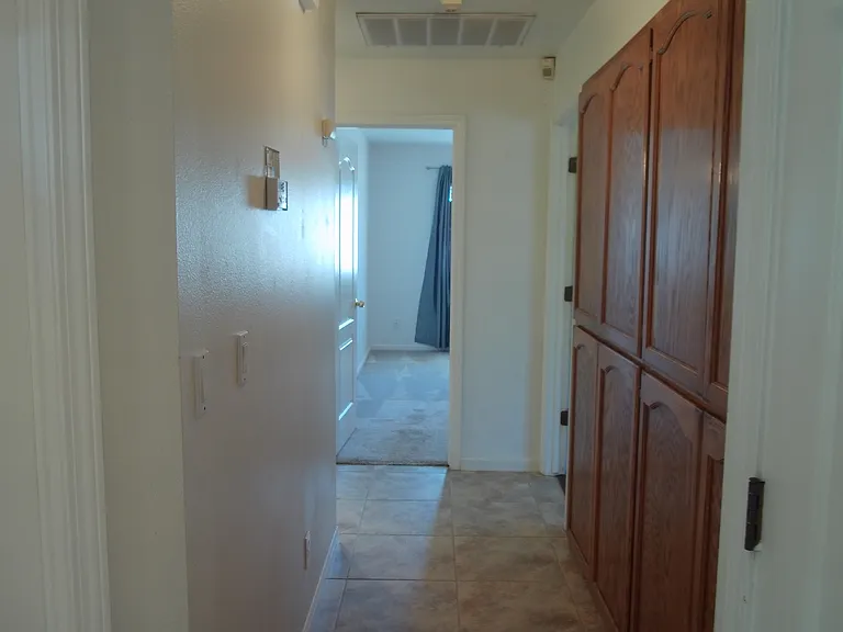 1502 Williamsburg Dr — Photo 7