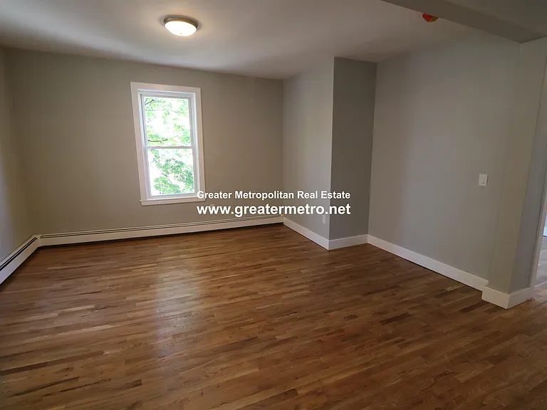 535 E 8th St #3 — Photo 2